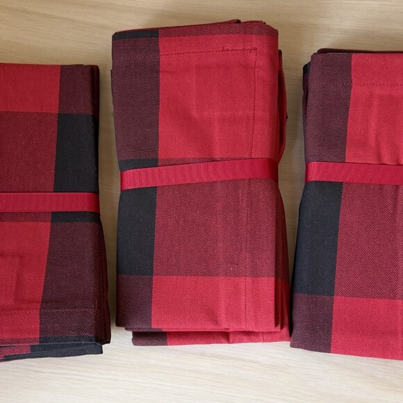 NWT POTTERY BARN Set of 12 Red Buffalo Check Plaid Cloth Napkins NEW - Picture 2 of 2